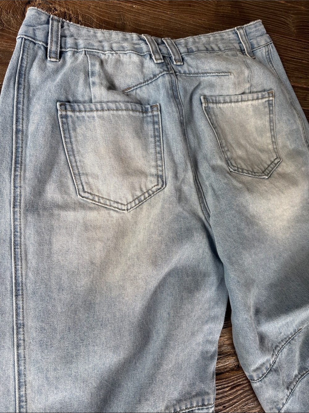 Flamingals light wash factory fade denim barrel bow leg jeans EUC size L - Picture 4 of 6